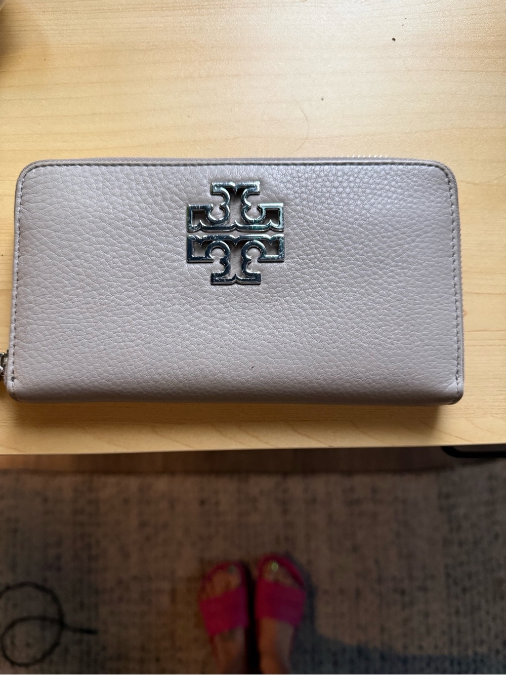 Tory Burch Pebbled Leather Zip Wallet in French Gray